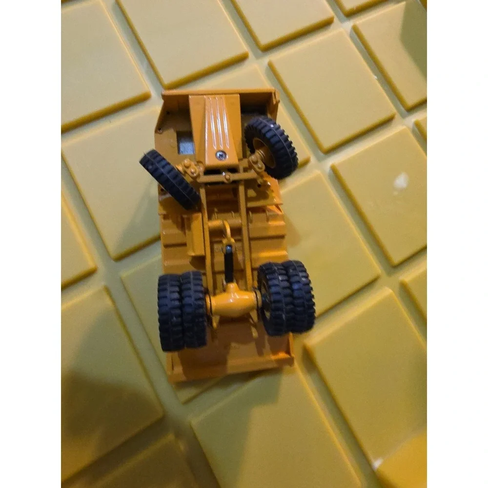 Caterpillar Compact Dumpertruck 1/50‎ ( Vintage JOAL, CAT)